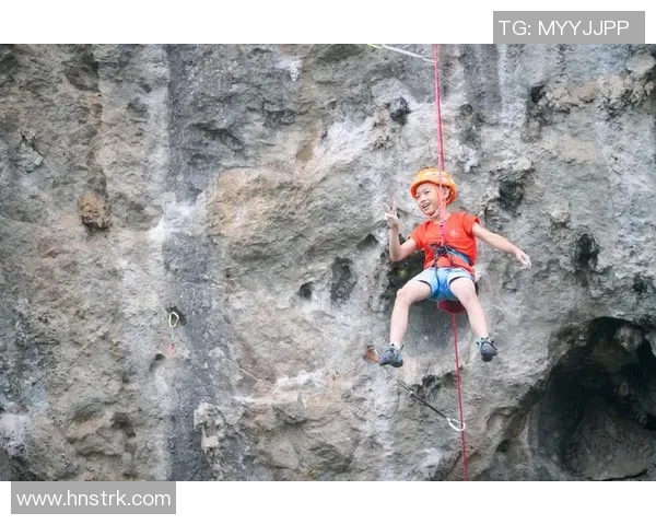 成都攀岩队的进攻策略与训练方法全解析攀岩热点探讨